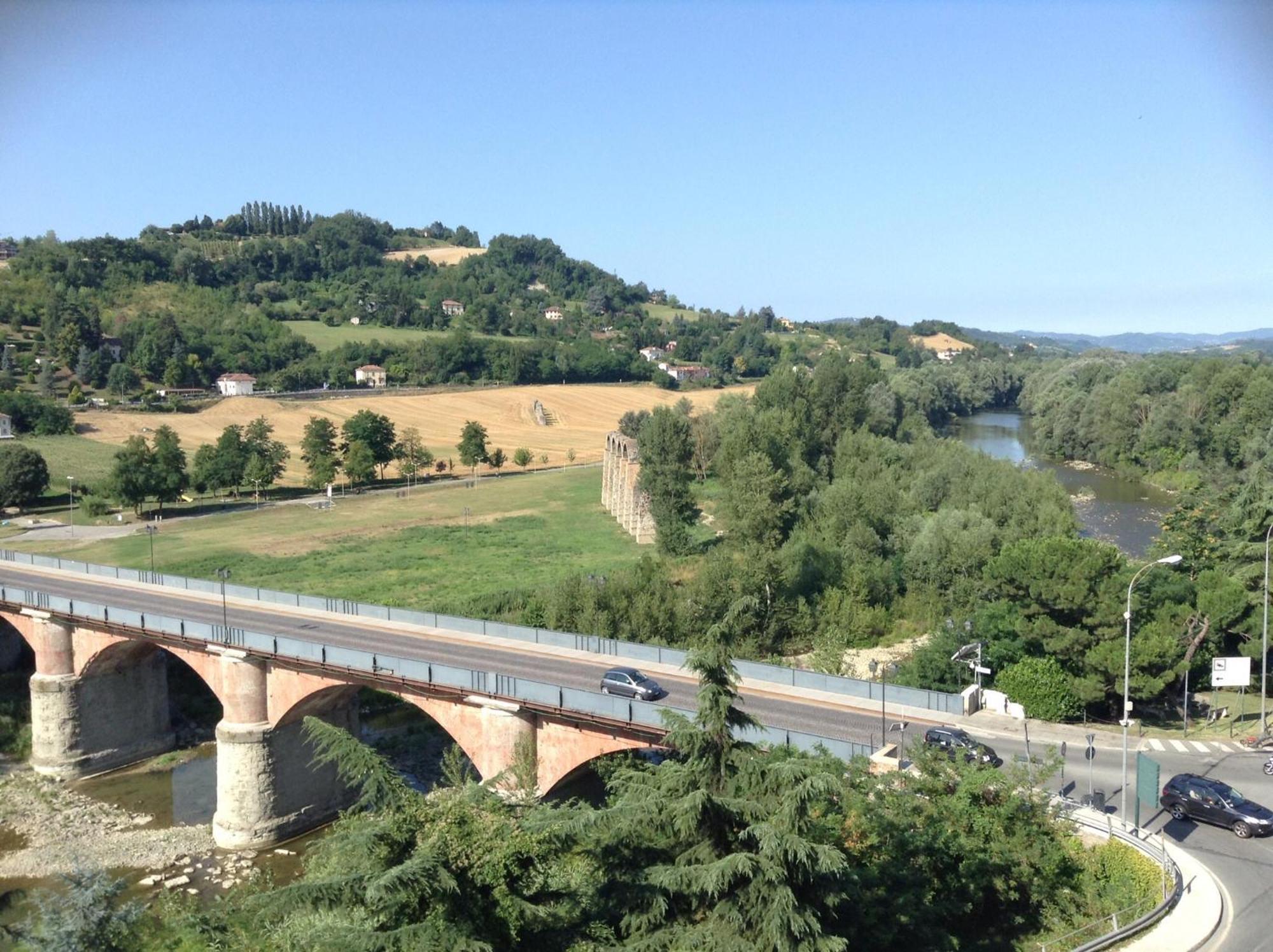 Appartamento Lella Con Meravigliosa Vista Vicino Alle Terme Acqui Terme Bilik gambar