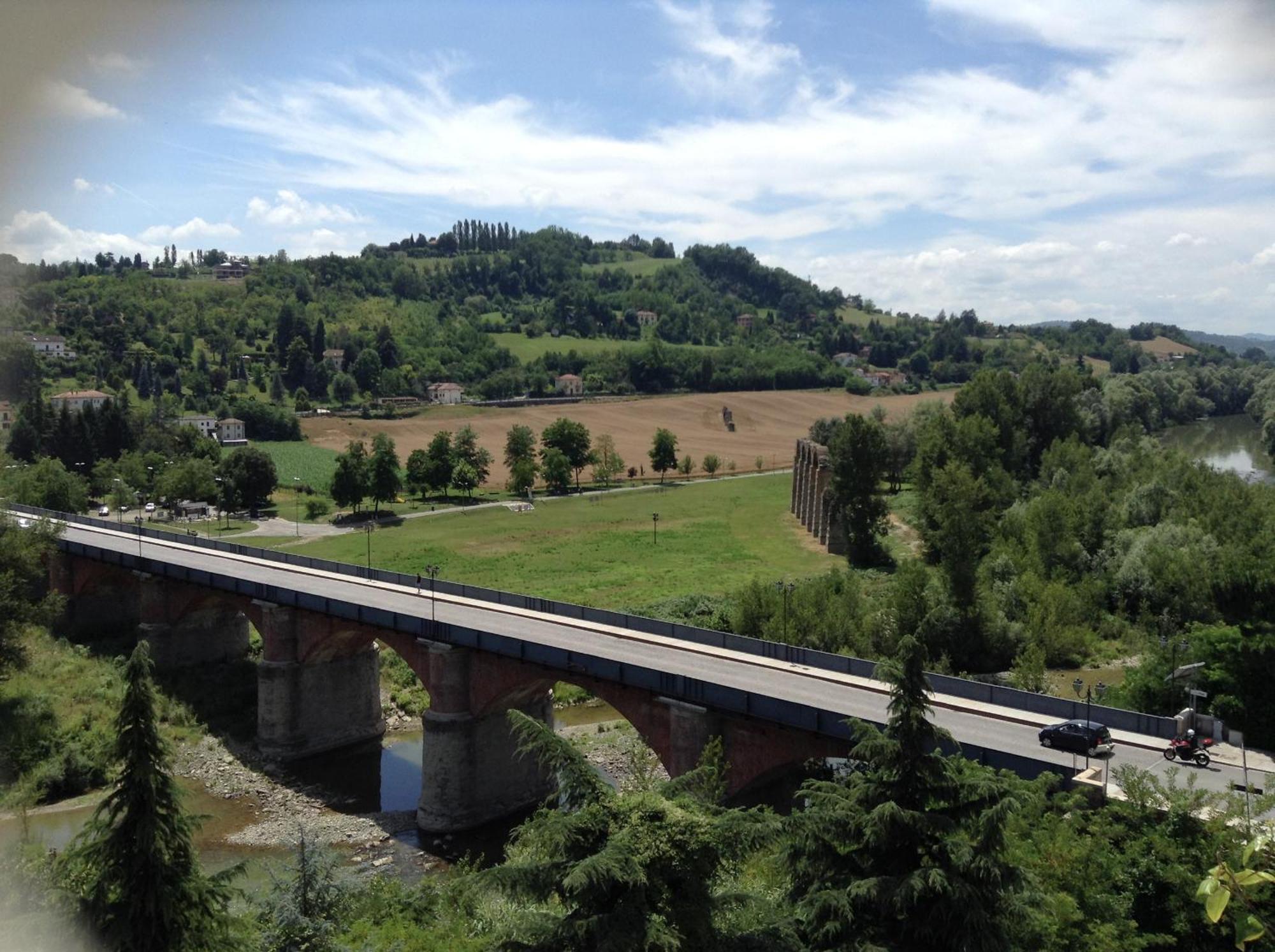 Appartamento Lella Con Meravigliosa Vista Vicino Alle Terme Acqui Terme Bilik gambar
